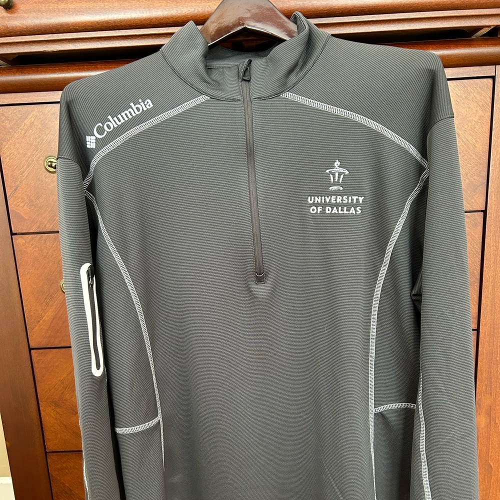 University of Dallas quarter zip pullover